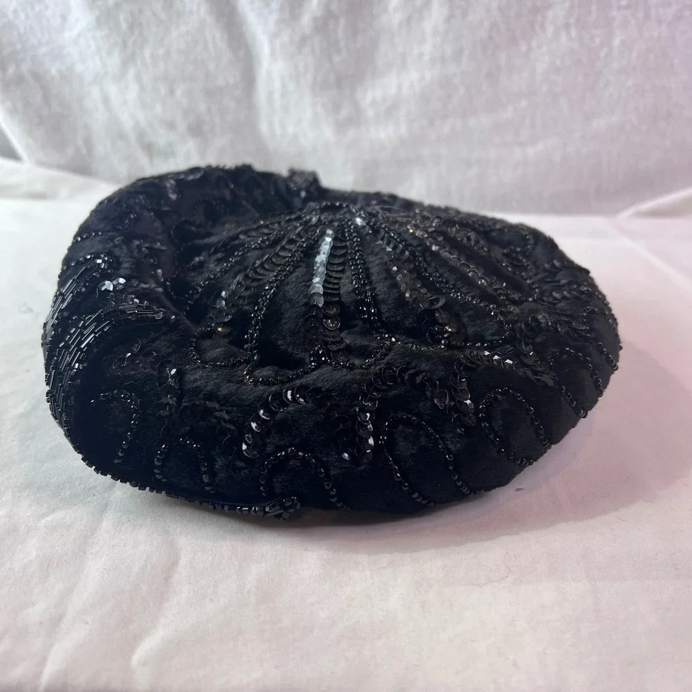 Vintage Maison Annette Baltimore Black Velvet Beaded Sequin Beret Pillbox Hat 22